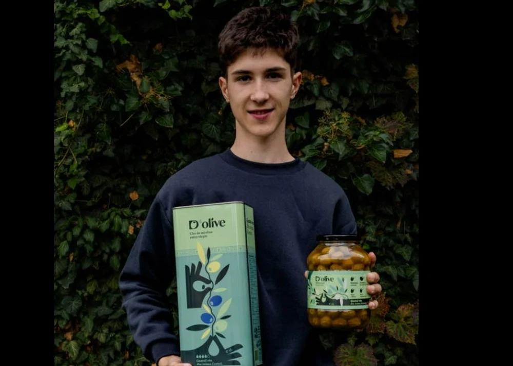 Cine este românul de 14 ani care a devenit cel mai tânăr somelier de ulei de măsline din lume și a impresionat experți internaționali