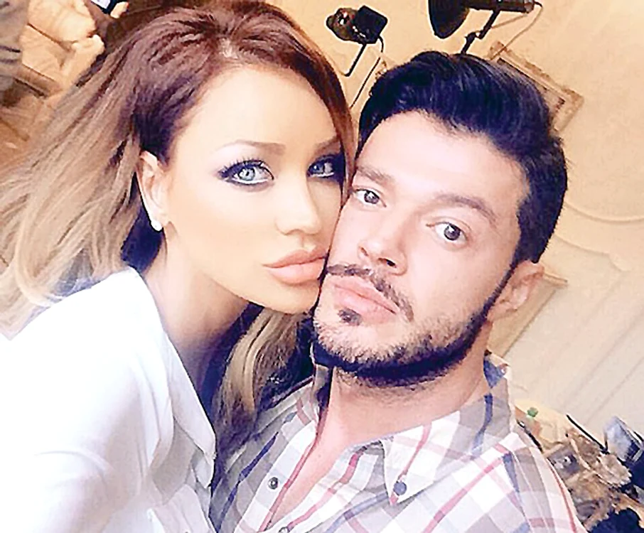 
    Anda Adam şi Victor Slav  