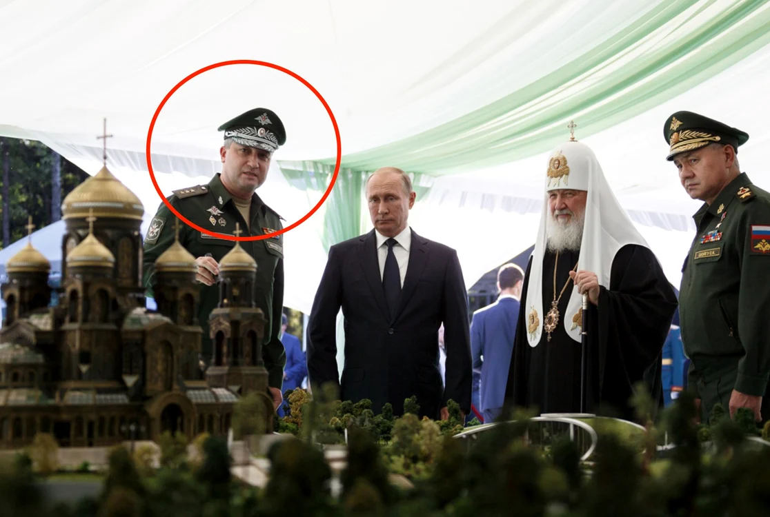 Timur Ivanov împreună cu Vladimir Putin, Patriarhul Kirill I și Serghei Șoigu FOTO Twitter @pevchikh