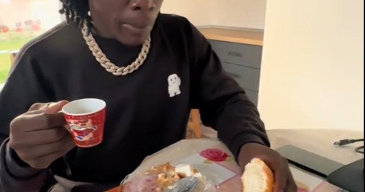 Reacția unui american care a gustat sarmale, salată boeuf și vișinată pentru prima dată: ce combinație inedită a inventat. „De atunci îmi cere zilnic”