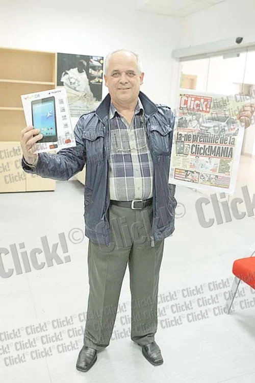 Lozul norocos i-a  adus 500 de lei  Vioricăi Dragomirescu (Fotografii: Click!)