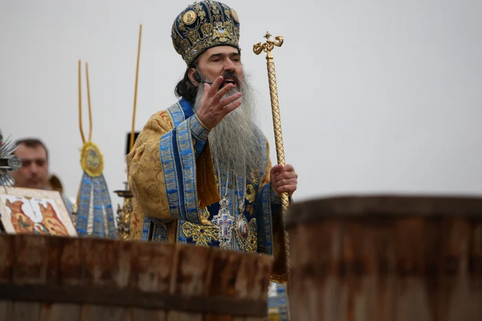 Arhiepiscopul Tomisului, Teodosie Snagoveanul este unul dintre cei mai controversați ierarhi ai Bisericii Ortodoxe Române