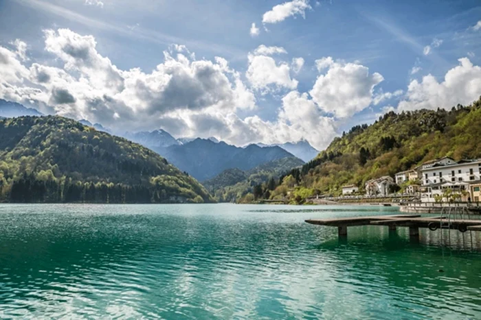 Lacul Barcis se află în nod-estul Italiei / foto: Shutterstock