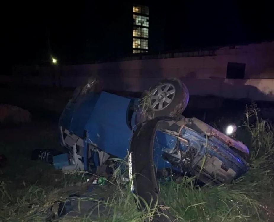 
    Cinci persoane au murit în urma unui accident produs pe raza localităţii Drăgăneşti - VlaşcaFoto: News.ro  