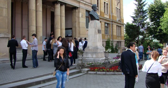 Elevii susţin miercuri, 3 iulie, proba scrisă la Istorie, la examenul de Bacalaureat 2013 FOTO Adevărul