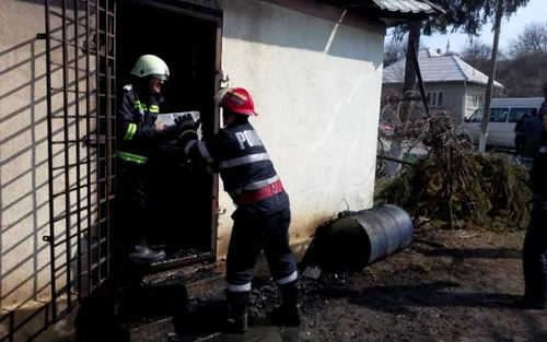 incendiu primarie basesti. foto isu salaj