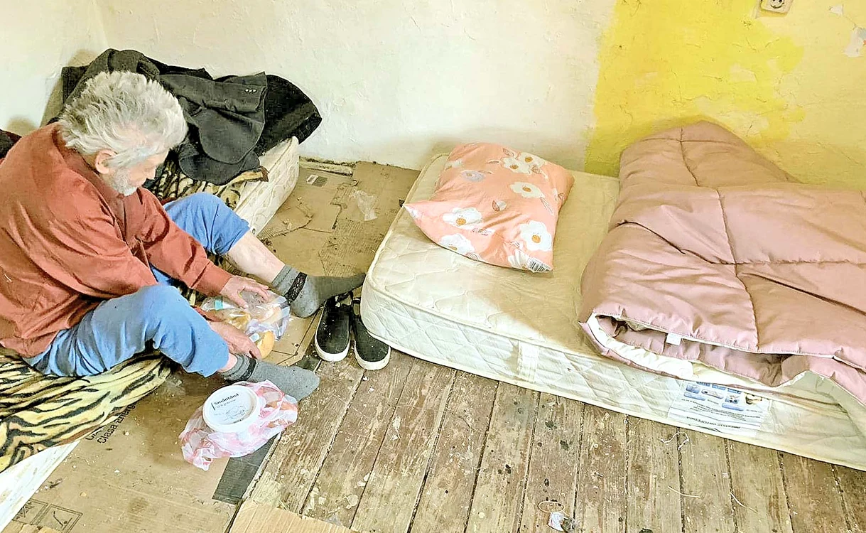 Bărbatul a fost găzduit de familia vedetei