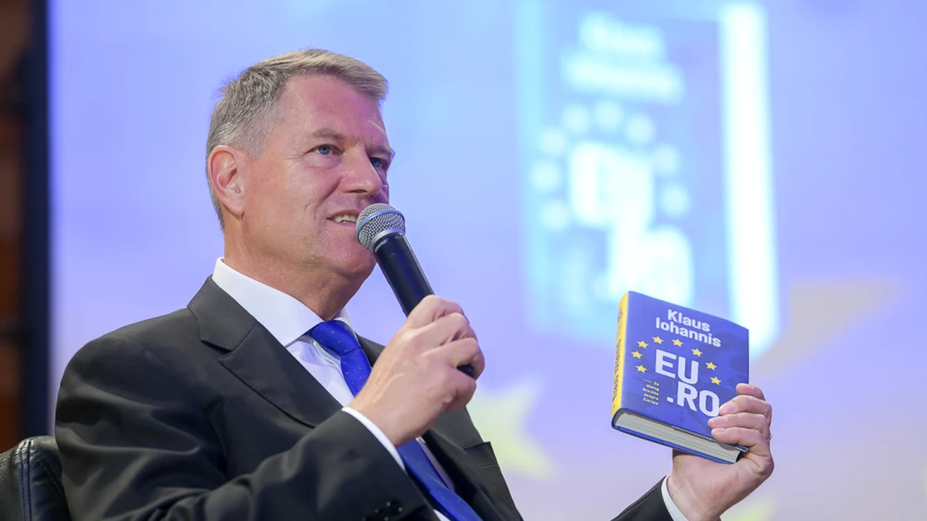 
    Klaus Iohannis, aflat în Statele Unite, va lansa astăzi, 26 septembrie, de la ora 18.00 (ora 1.00, ora României), la New York cea de-a treia carte pe care a scris-o, ”EU.RO”Foto: Președinția României  