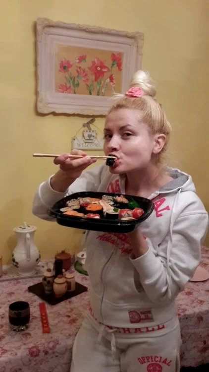 După o oră de masaj, Ianna adoră să mănânce sushi
