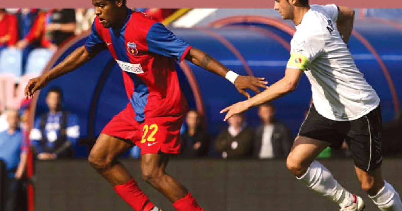 Atacantul columbian (în stânga) s-a întors cu planuri mari la Steaua