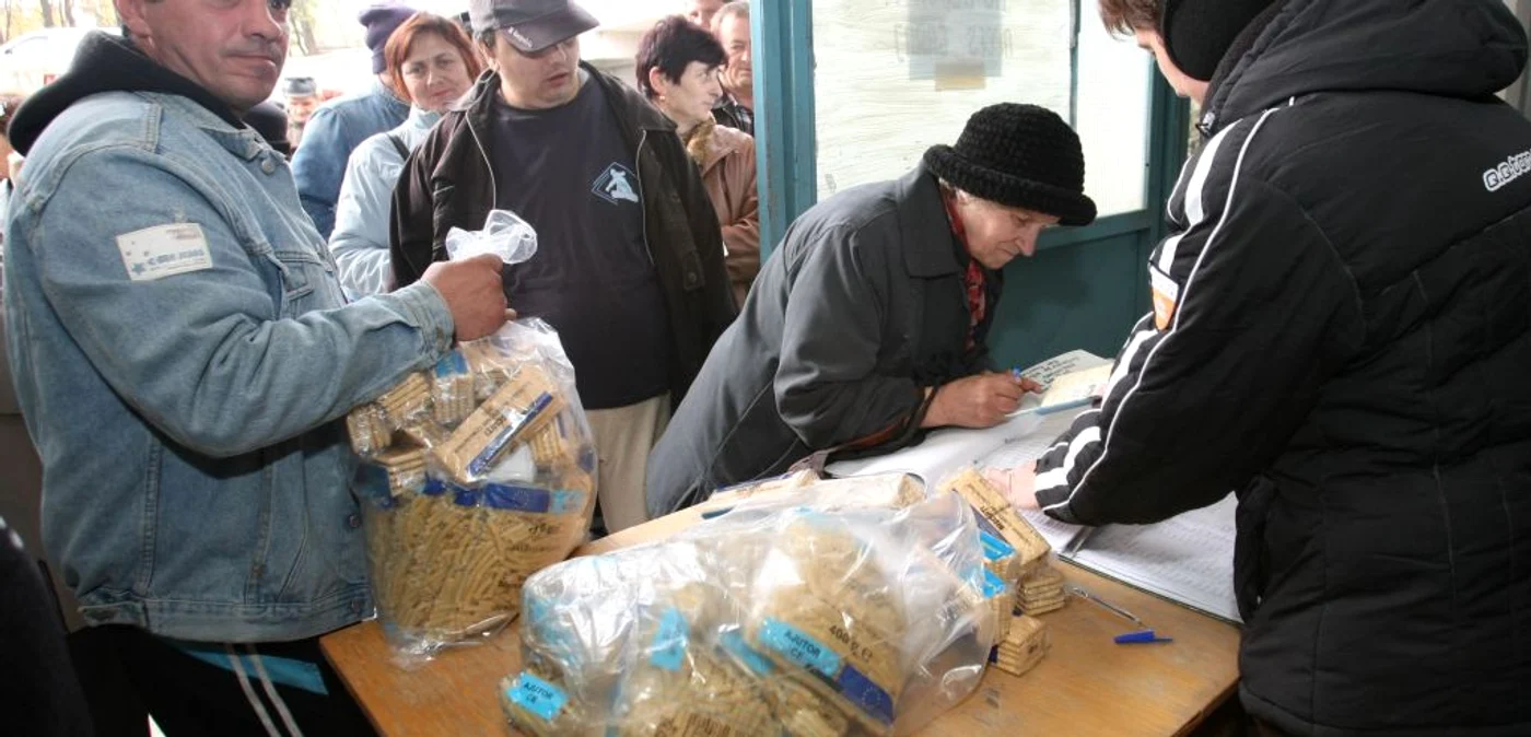 Alimentele pentru persoanele defavorizate vor fi distribuite de marţi, 9 decembrie.