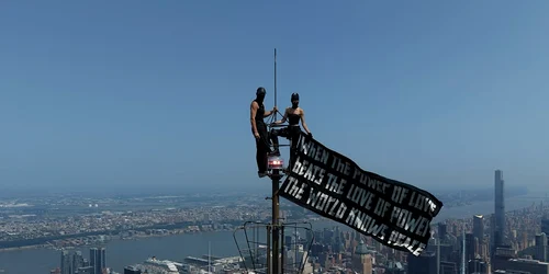 Cerere in casatorie cuplu Empire State Building FOTO: Instagram/angela_nikolau