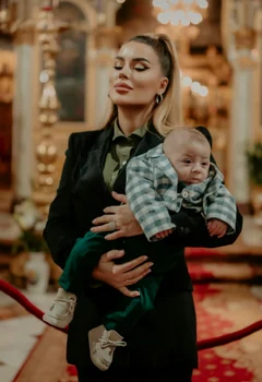 Sensy l-a creștinat pe micuțul Aaron Instagram 