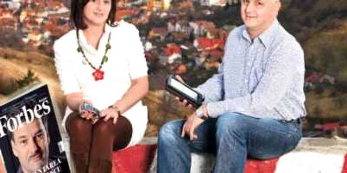 Lucian Peticilă (dreapta) şi Camelia Cotună au lansat tableta PC Allview AllDro