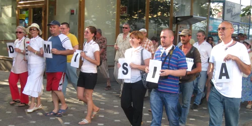 Timișorenii au ieșit din nou să protesteze în Piața Victoriei