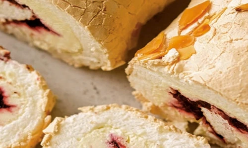 meringue cu fructe de padure jpg