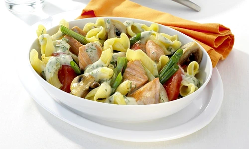 salata de paste cu somon jpeg