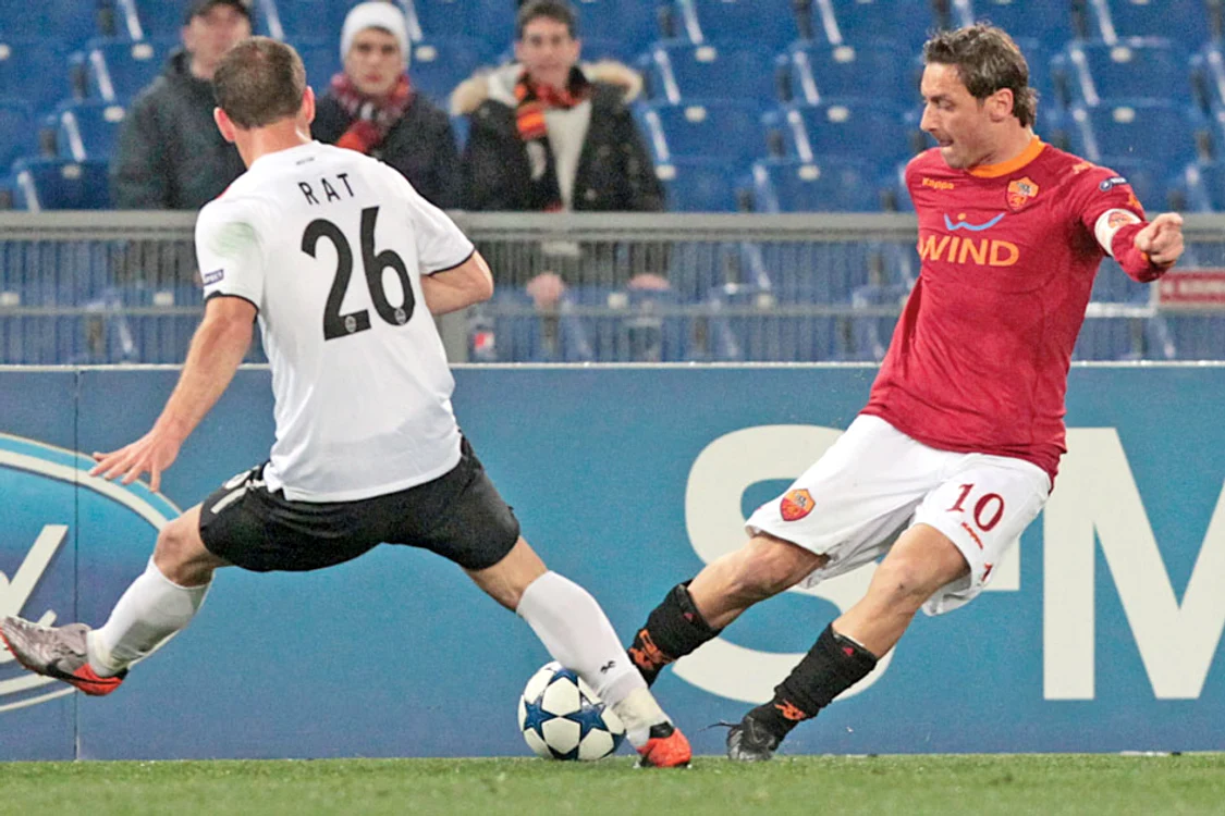 
    În optimile ediţiei 2010/2011, Şahtior a învins de două ori pe AS Roma, calificându-se în premieră în sferturile de finală ale Ligii Campionilorfoto: AP  