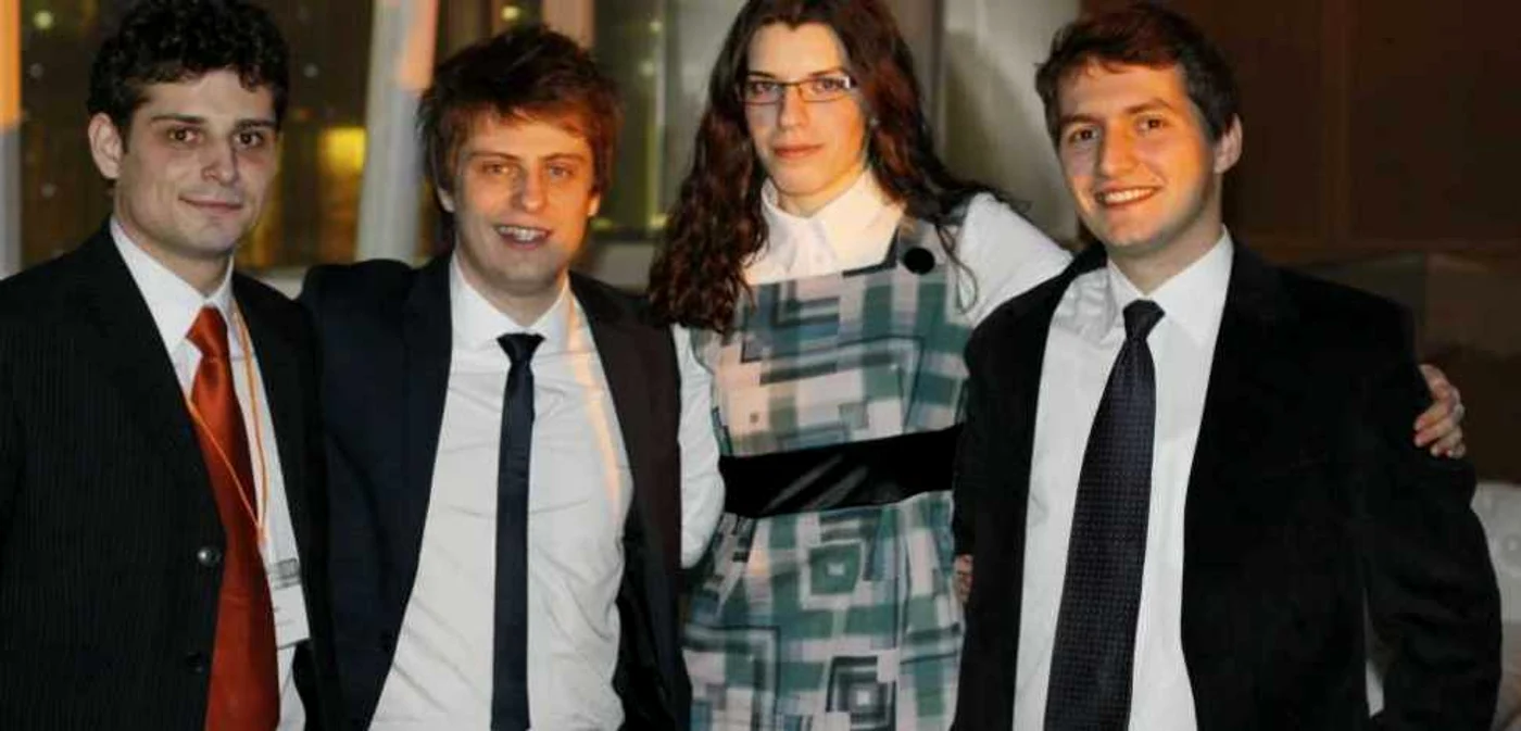 Echipa MIRA este formată din Andrei Dascălu, Alina Călin, Andrei
Cantea şi Cosmin Mihaiu