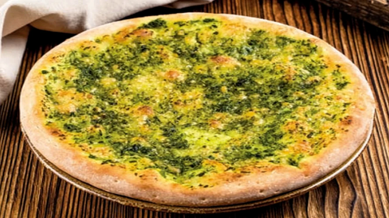 focaccia cu pesto aromat si parmezan jpg