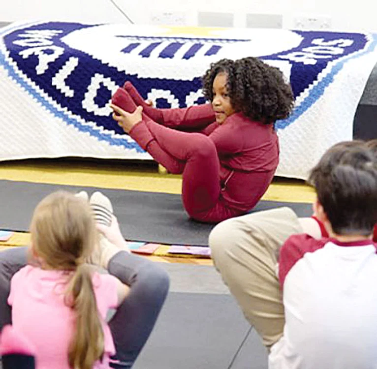Phoenix Giselle Hicks predă yoga de când avea 5 ani