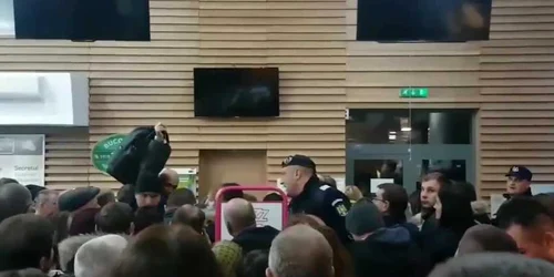 5bfb932cdf52022f75d09f14 jpg