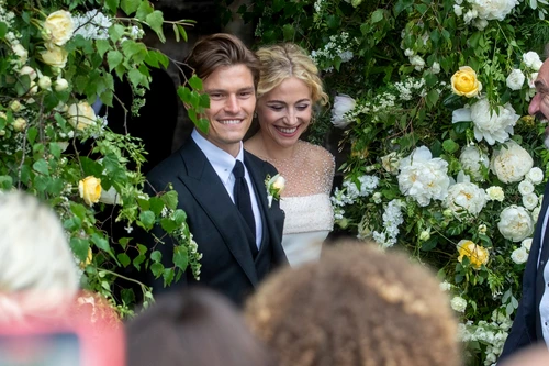 Pxie Lott s a casatorit cu Oliver Cheshire (1) jpg