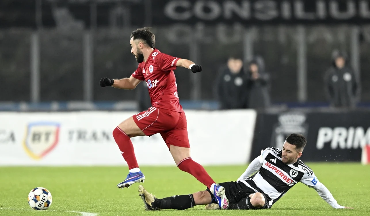 Universitatea Cluj (dreapta) se alătură unei liste selecte (FOTO: Sportpictures)