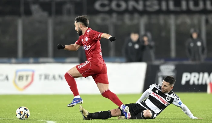 Universitatea Cluj (dreapta) se alătură unei liste selecte (FOTO: Sportpictures)