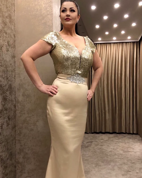 Gabriela Cristea a slăbit 20 de kilograme şi a reînceput să poarte rochii care îi pun în evidenţă silueta de fotomodel  