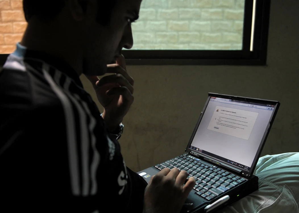 Peste 130.000 de uzbeci au cont pe Facebook. FOTO: Mediafax