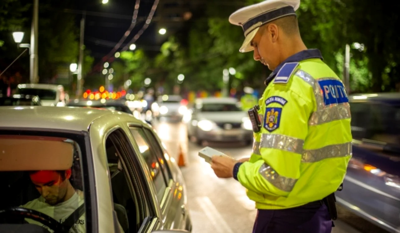 Cel puţin trei permise au fost restituite de judecători pentru că şoferii sancţionaţi au scris la „menţiuni” că nu sunt de acord cu constatarea poliţistului FOTO Poliţia Română