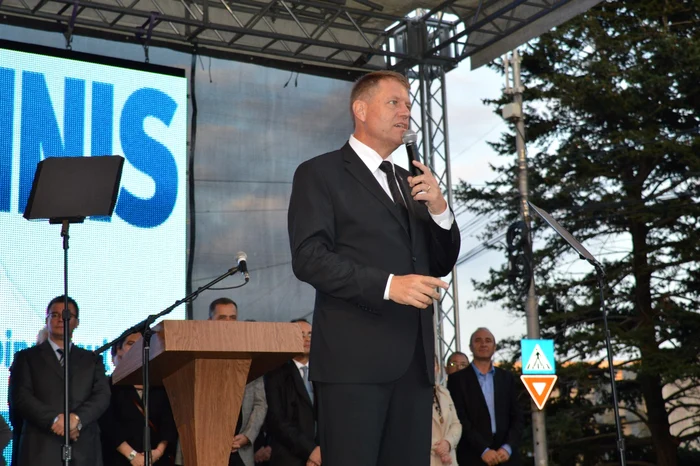 Klaus Iohannis a fost joi în patru oraşe din Prahova. FOTO Dana Mihai