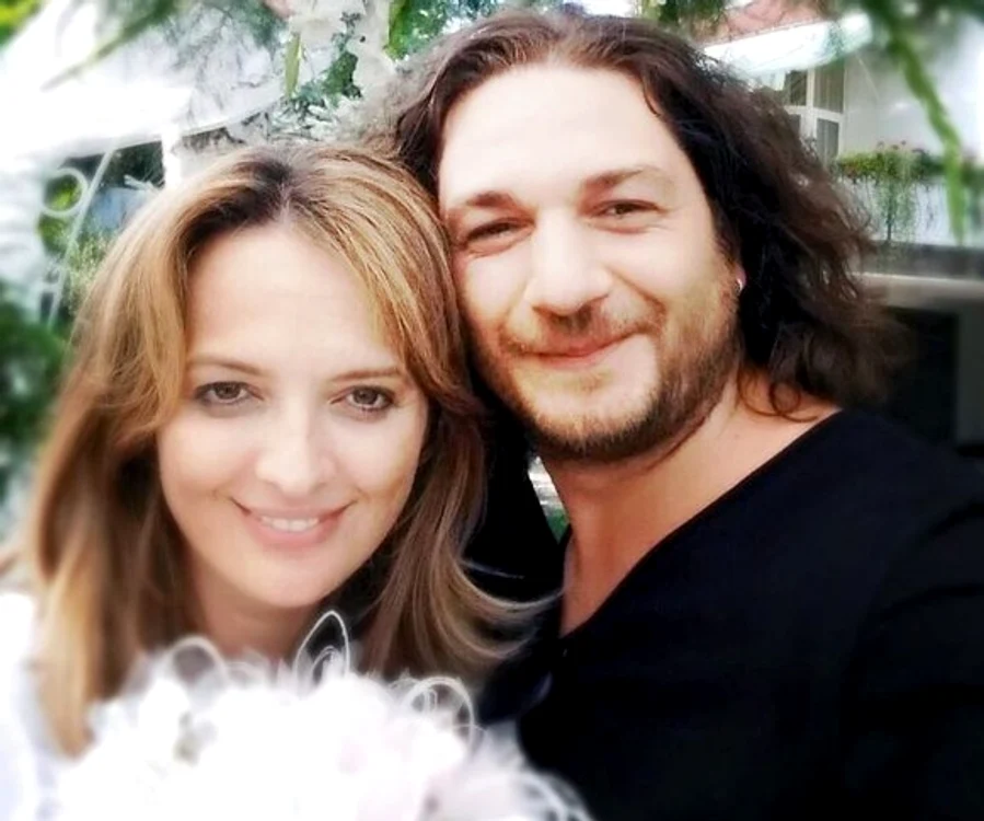
    Florin și Cristina, în ziua nunții Foto Arhivă personală   