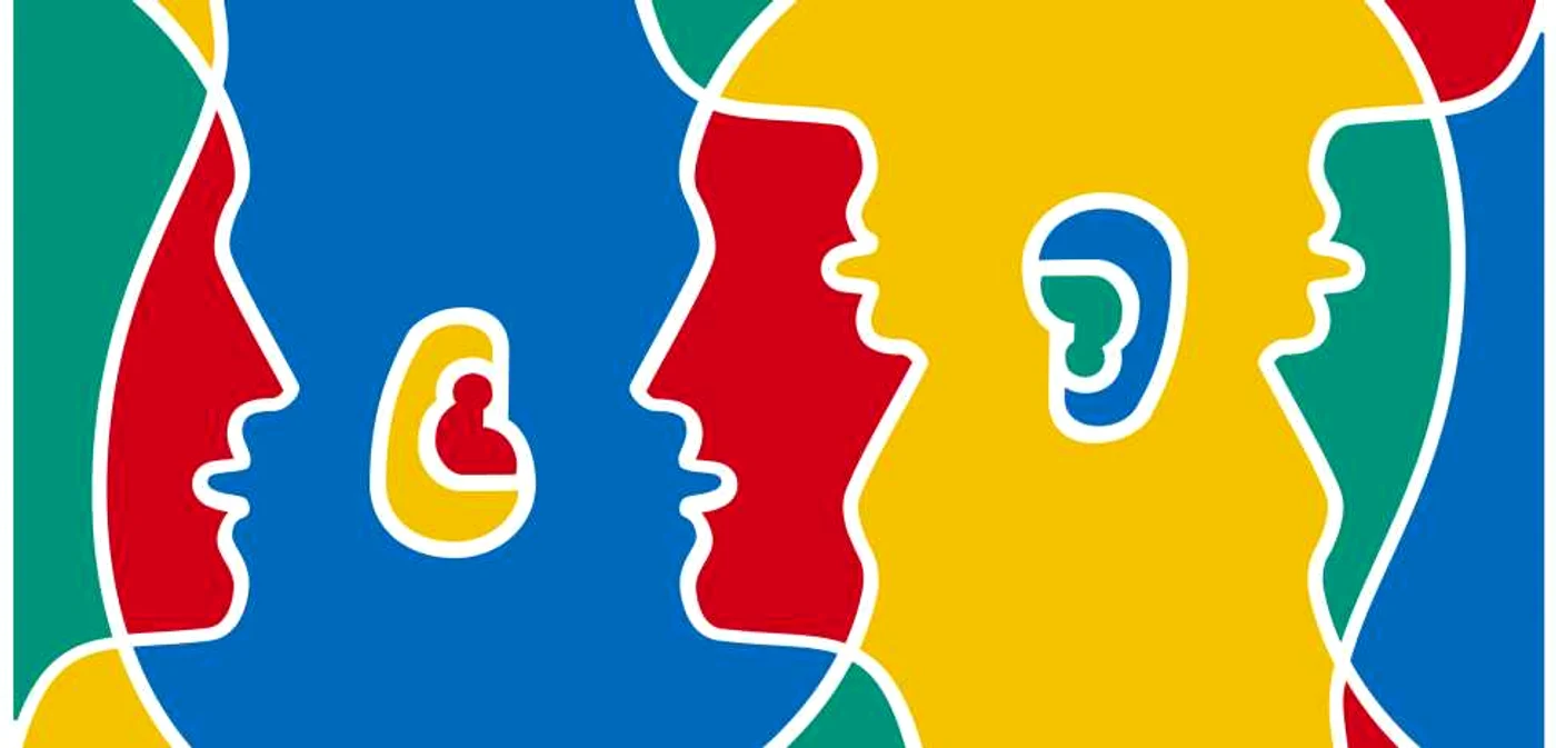 Sunt programate lecţii deschise în mai multe limbi, diverse spectacole, cursuri de gastronomie, dansuri, jocuri interactive, karaoke etc