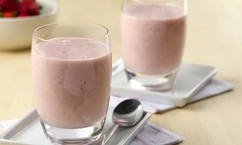 1 smoothie cu capsuni si banane jpg jpeg