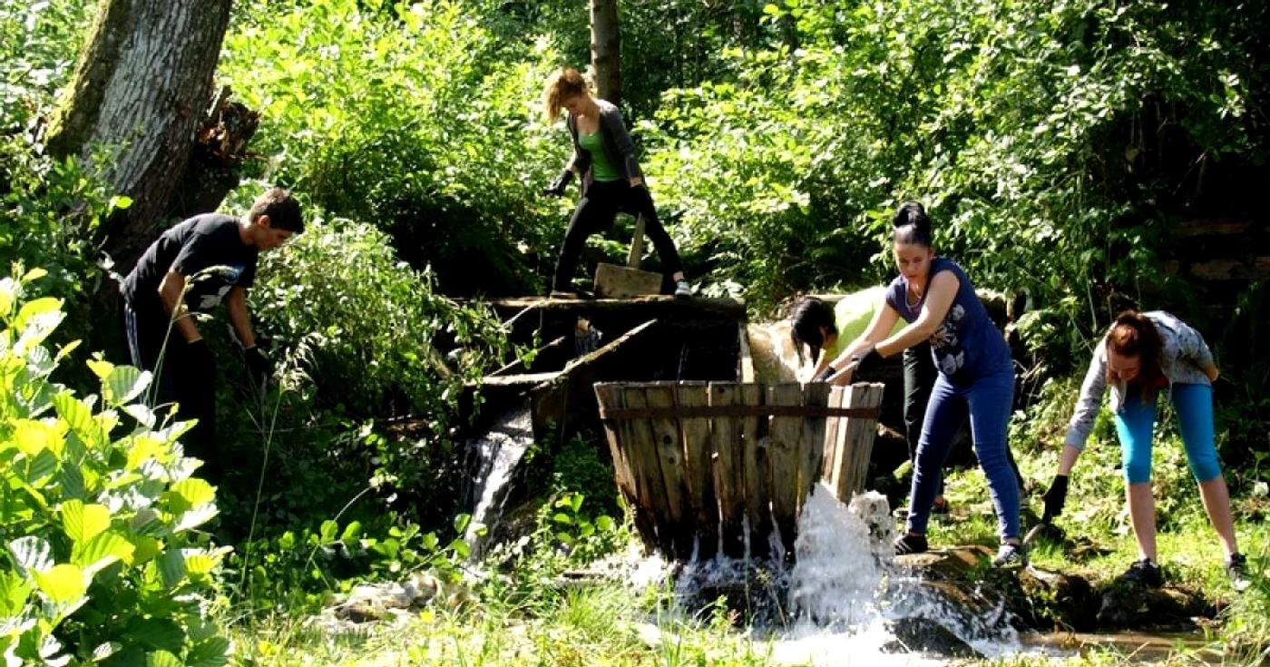 Vâltoarea veche de un secol va fi refăcută de voluntari, în Ţara Haţegului. FOTO: Geoparcul Ţării Haţegului.