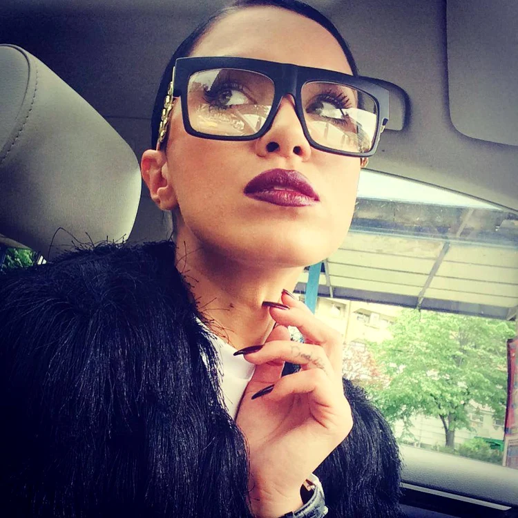 
    Adelina Pestriţu şi-a pierdut doi bunici în doar o săptămânăSursă foto:Facebook  