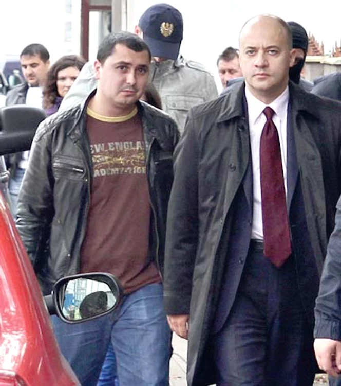 
    Unul dintre cei implicaţi  în «Gruparea bancherilor»  este şi Alexandru Cercel-Duca,  director-adjunct BRD  