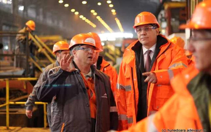 Victor Ponta a vizitat laminoarele din Hunedoara. FOTO: Daniel Guţă. ADEVĂRUL.