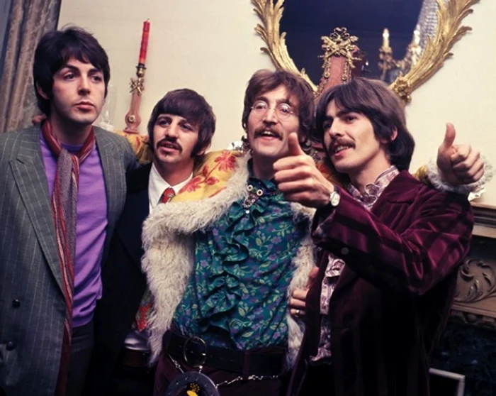 
    Hefner îl îndrăgea nespus pe Lennon, motiv pentru care l-a şi invitatclickpentrufemei.ro  