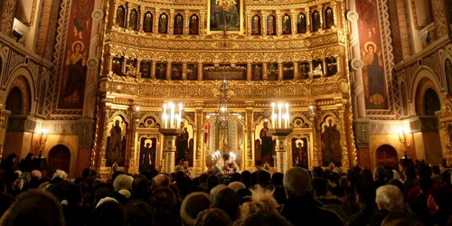 biserica romani credinciosi FOTO adevarul