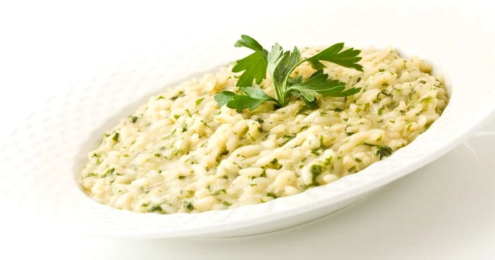 Cum se prepară risotto, celebra mâncare italiană