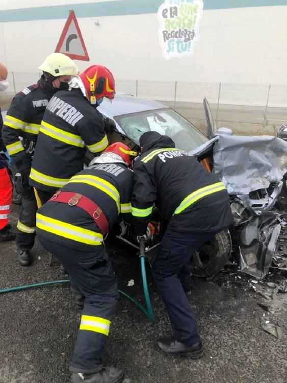 Accident în zona combinatului chimic din Slobozia FOTO ISU Ialomiţa