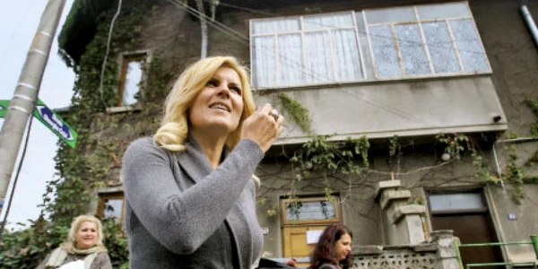 Ministrul Elena Udrea le promite proprietarilor de case consolidate o scutire timp  de cinci ani  de la impozit 