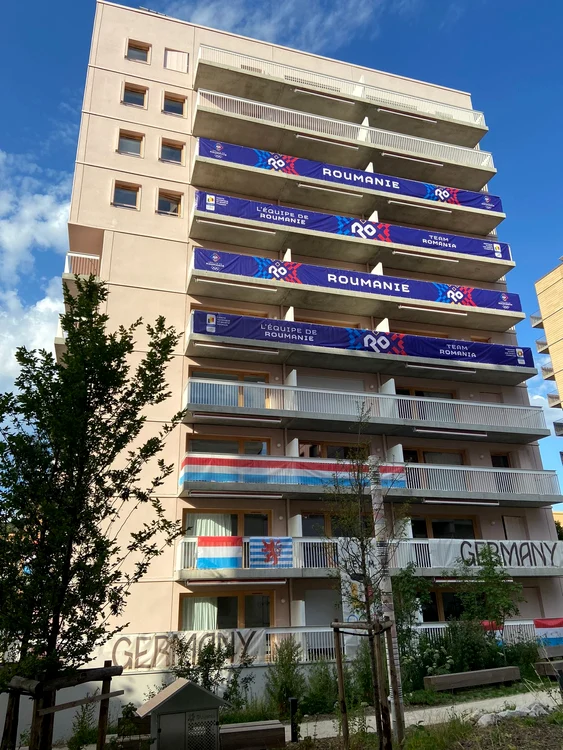 Blocul din Paris care va găzdui Team Romania. Foto Faccebook