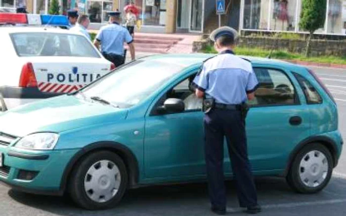 Braşov: Recidivist în ale şofatului cu „alcoolul la bord”