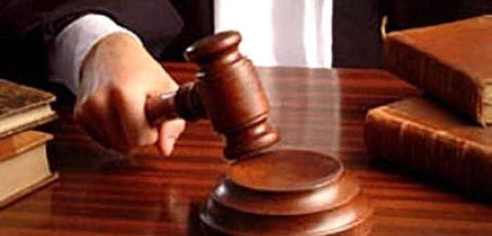 Cei doi afirmă au fost victime ale unei măsuri discriminatorii 