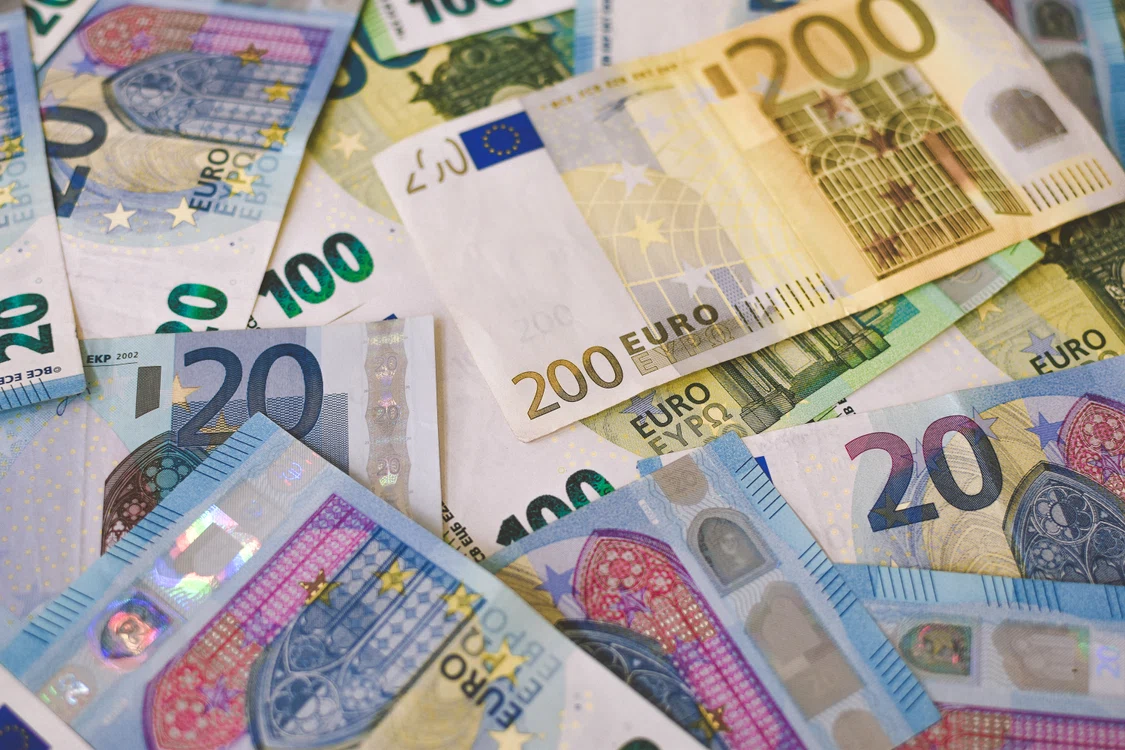 euro unsplash valuta curs valutar jpg