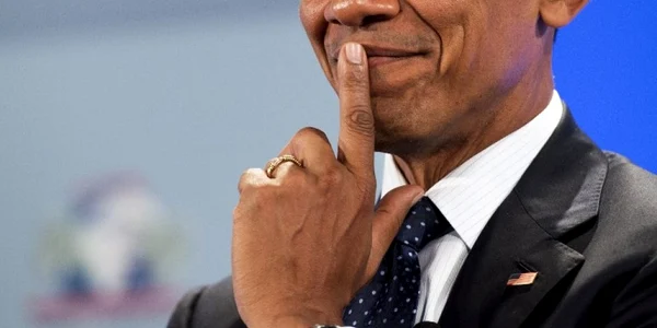 Preşedintele Barack Obama zâmbeşte în timpul Summitului Global al Întreprinzătorilor desfăşurat la nairobi. FOTO AFP